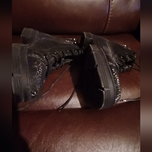 Sparkly Boots - Picture 4 of 7